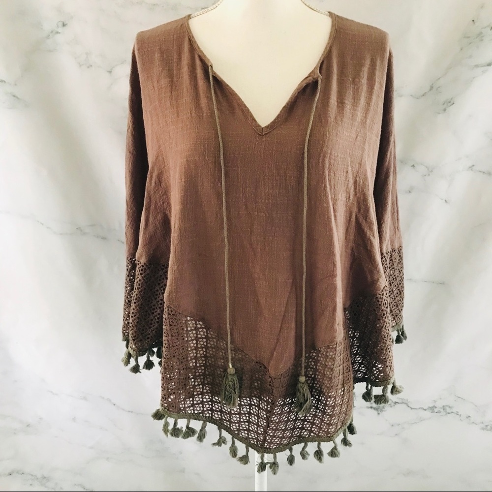 ENTRO Boutique Boho Pom Pom Tassel Poncho
